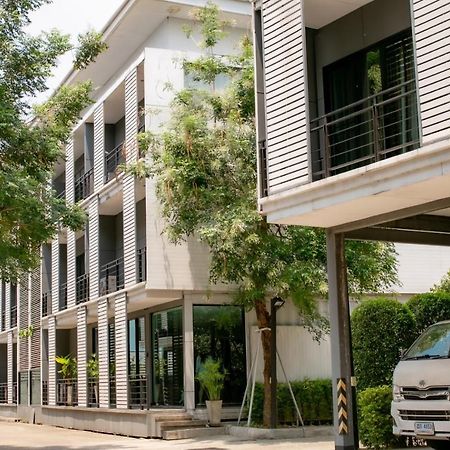 The Box Residence Банкок Екстериор снимка